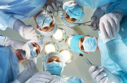 A sebészek pénisznövelő műtétet végeznek